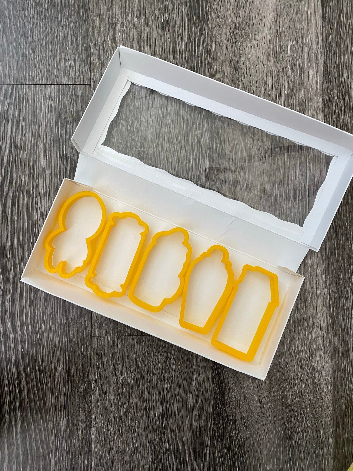 Taffy Plaque Cassie Tallish Holiday Cookie Cutter - Periwinkles Cutters